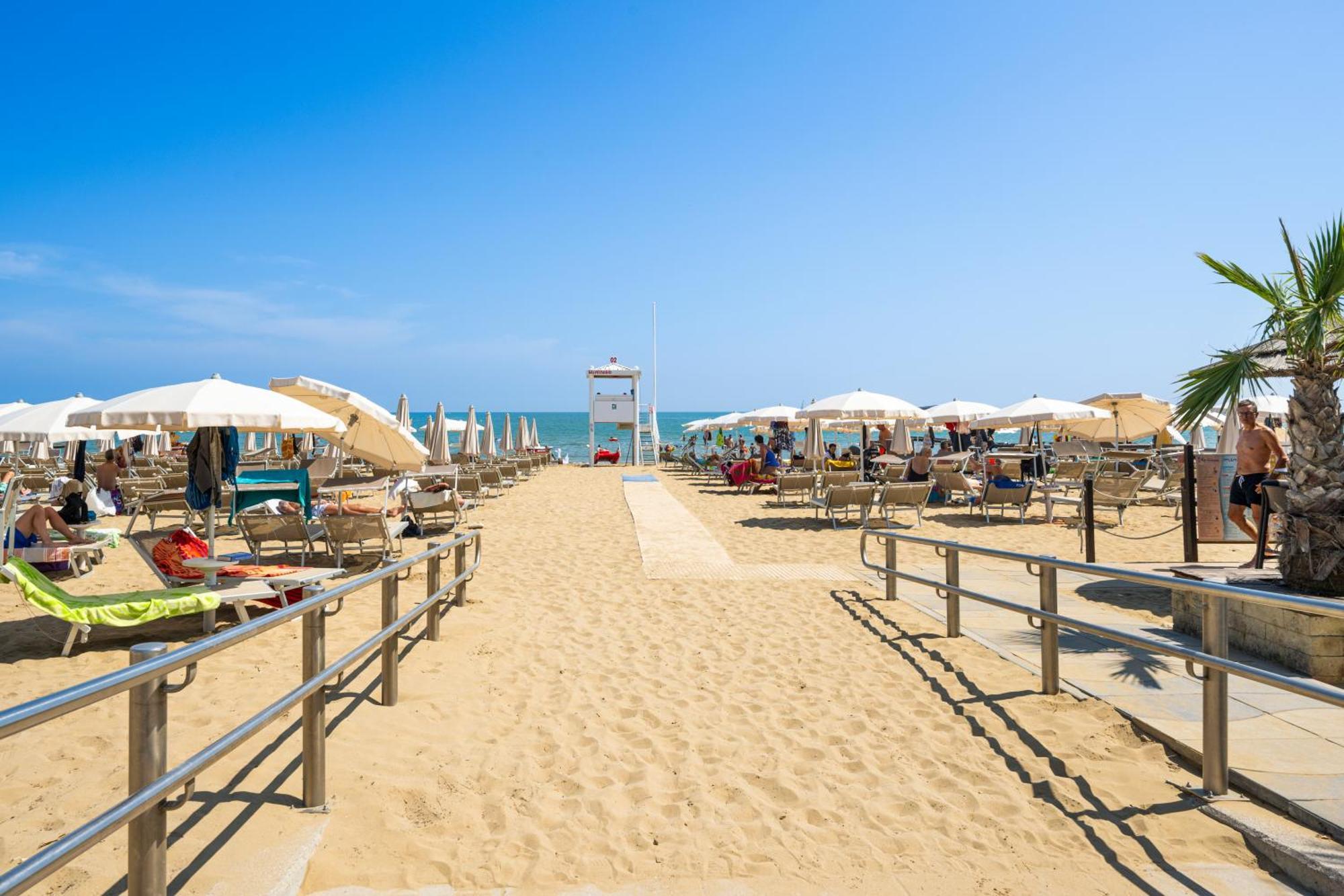 hotel la siesta Lido di Jesolo Esterno foto